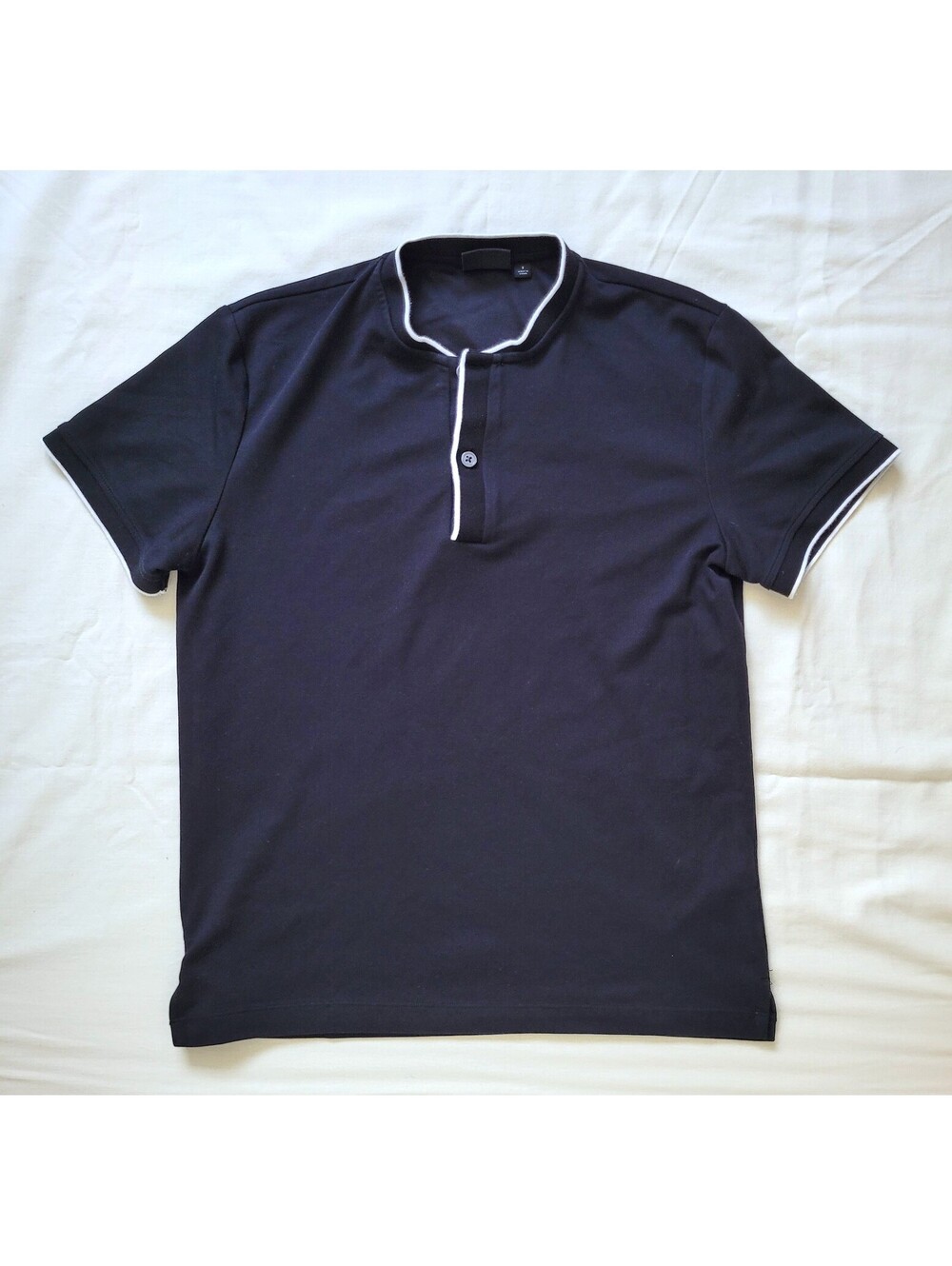 Uniqlo x Theory Men’s Small Black Henley Shirt White Trim Short Sleeve